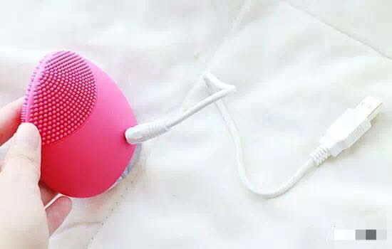 Luna潔面儀 科技護膚新寵，但“乙酸乙酯”成分引關注